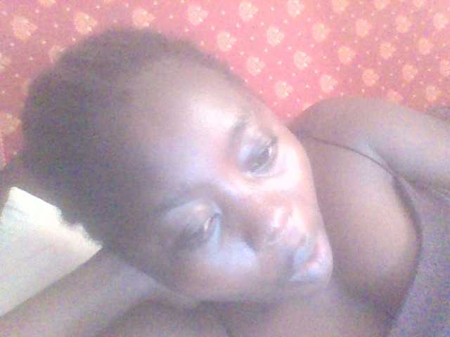 PrettyG's BongaCams show and profile