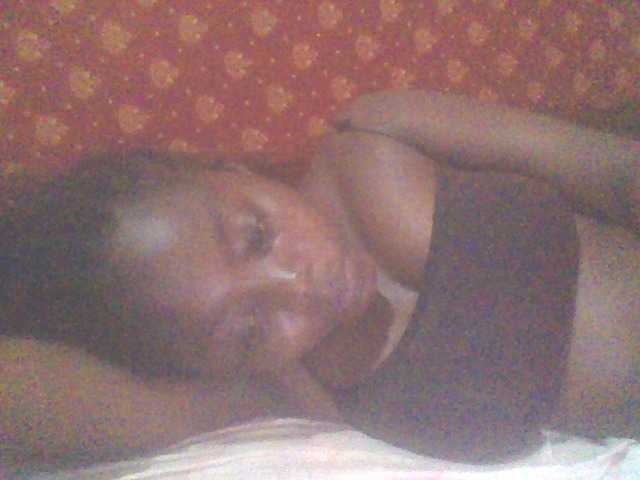 PrettyG's BongaCams show and profile