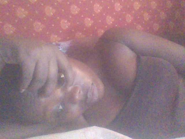 PrettyG's BongaCams show and profile