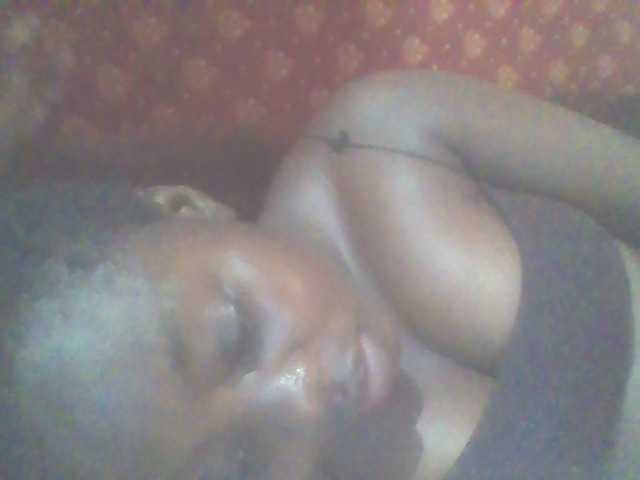 PrettyG's BongaCams show and profile