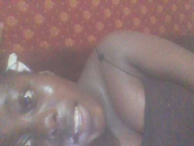 PrettyG's BongaCams show and profile