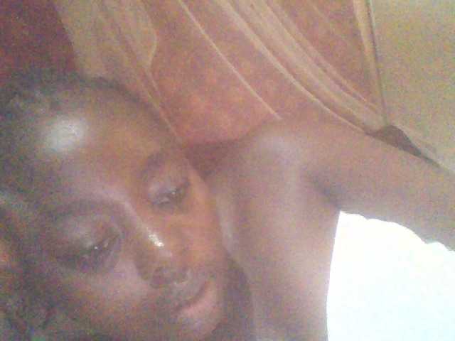 PrettyG's BongaCams show and profile