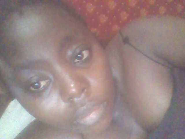 PrettyG's BongaCams show and profile