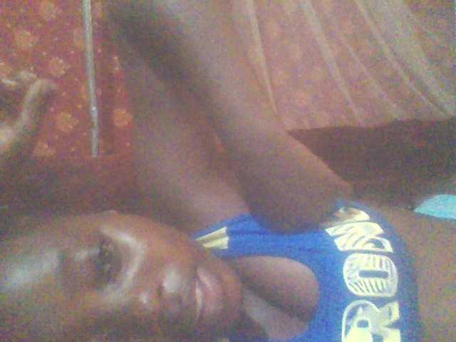 PrettyG's BongaCams show and profile