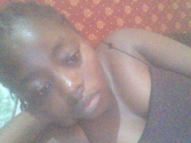 PrettyG's BongaCams show and profile