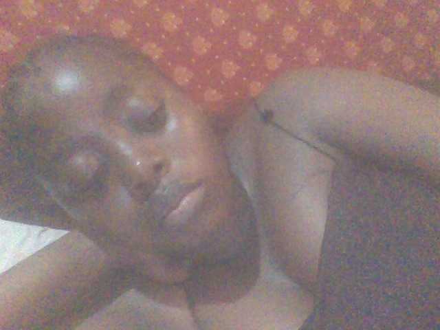 PrettyG's BongaCams show and profile