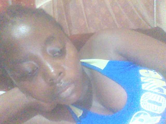 PrettyG's BongaCams show and profile