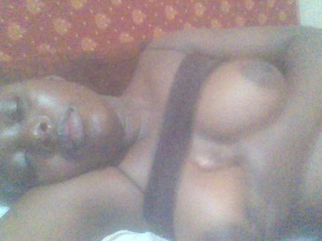 PrettyG's BongaCams show and profile