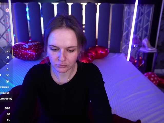 MaribelRiver's BongaCams show and profile