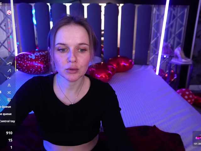 MaribelRiver's BongaCams show and profile