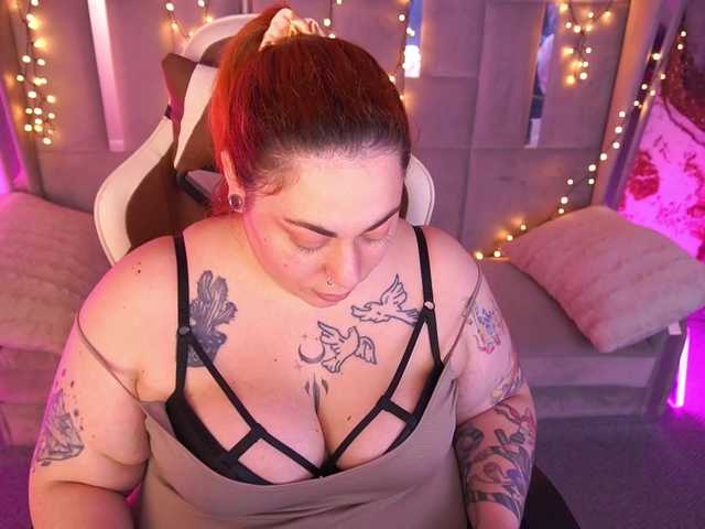 AmazonkaStarrr's BongaCams show and profile