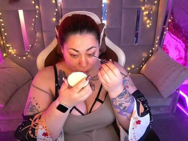 AmazonkaStarrr's BongaCams show and profile