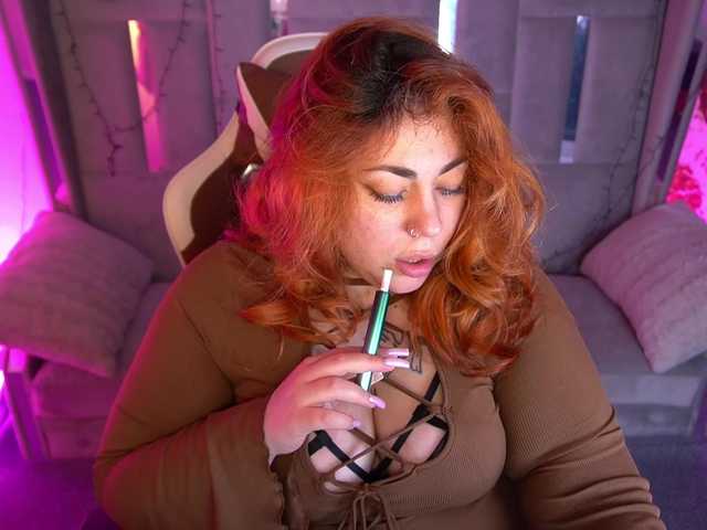 AmazonkaStarrr's BongaCams show and profile