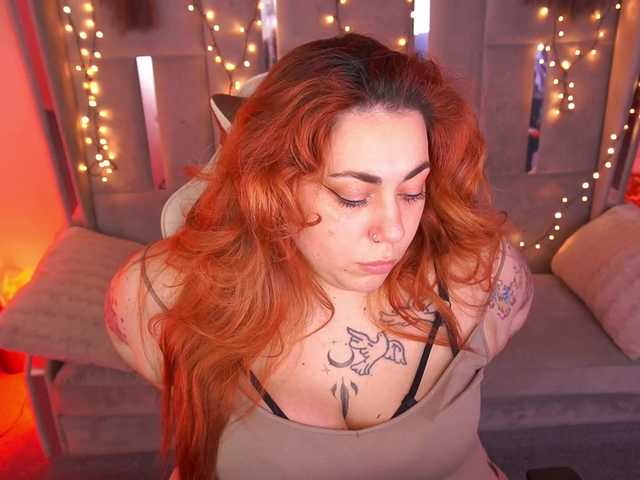 AmazonkaStarrr's BongaCams show and profile