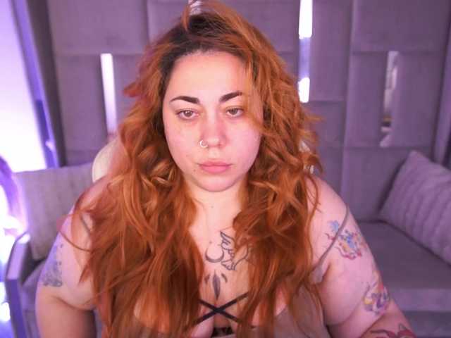 AmazonkaStarrr's BongaCams show and profile