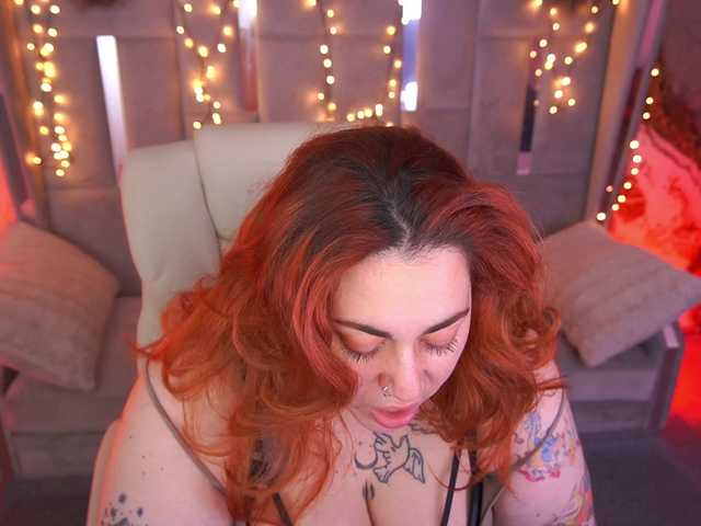 AmazonkaStarrr's BongaCams show and profile