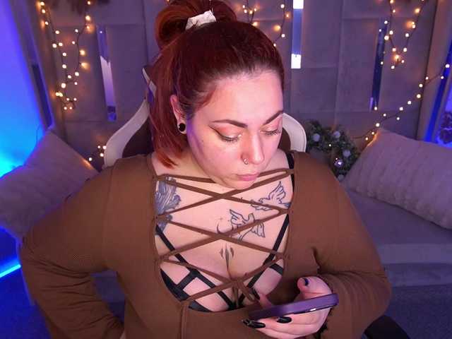 AmazonkaStarrr's BongaCams show and profile