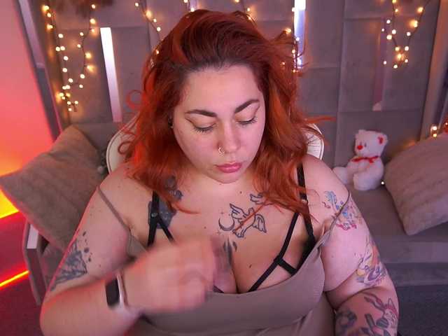 AmazonkaStarrr's BongaCams show and profile