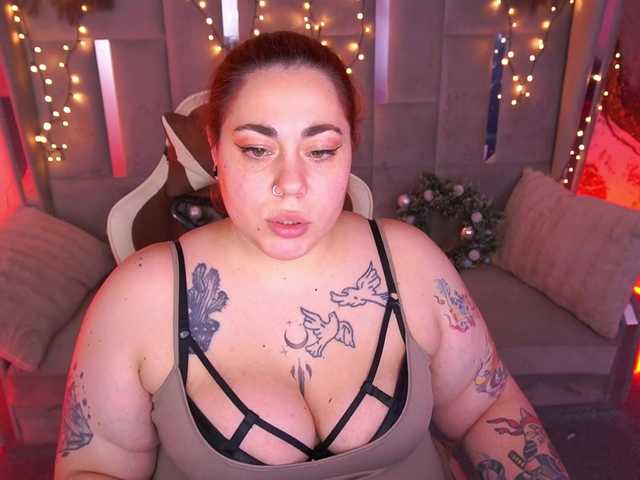AmazonkaStarrr's BongaCams show and profile