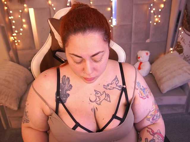 AmazonkaStarrr's BongaCams show and profile