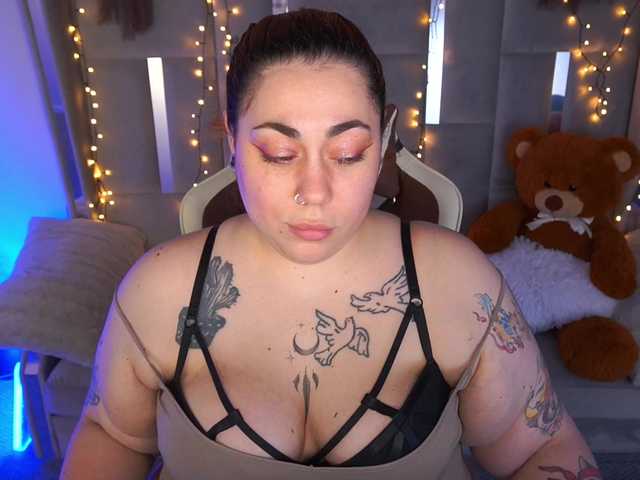 AmazonkaStarrr's BongaCams show and profile