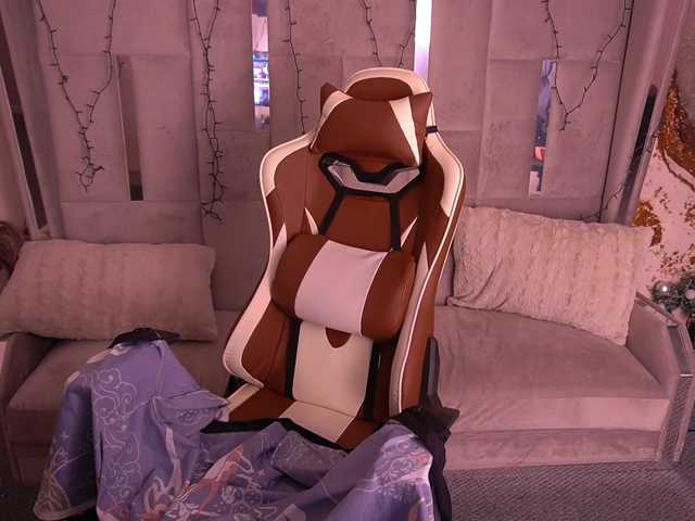 AmazonkaStarrr's BongaCams show and profile