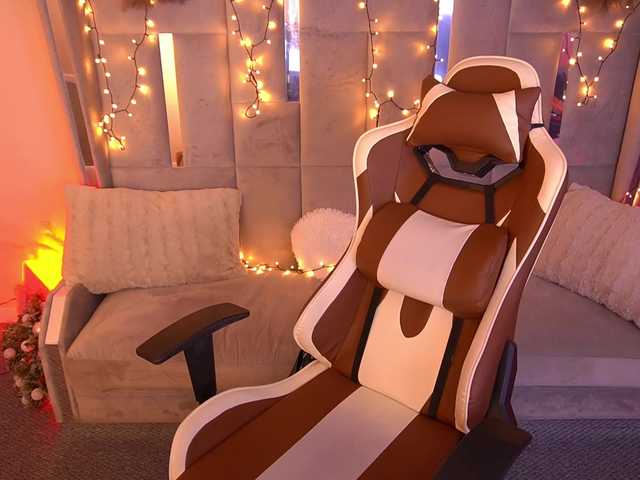 AmazonkaStarrr's BongaCams show and profile