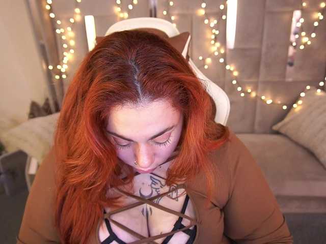 AmazonkaStarrr's BongaCams show and profile