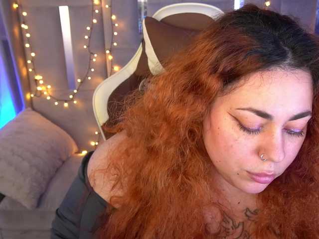 AmazonkaStarrr's BongaCams show and profile