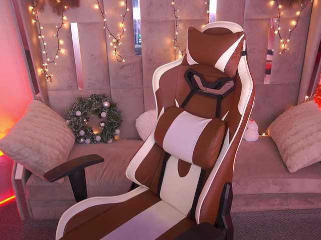 AmazonkaStarrr's BongaCams show and profile