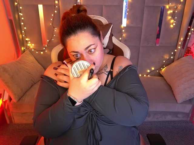 AmazonkaStarrr's BongaCams show and profile