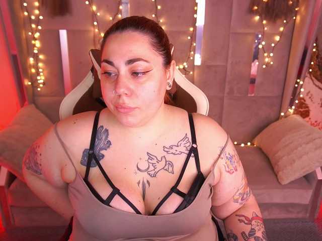 AmazonkaStarrr's BongaCams show and profile
