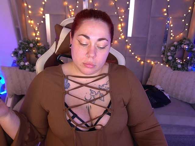AmazonkaStarrr's BongaCams show and profile