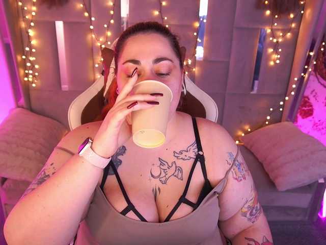 AmazonkaStarrr's BongaCams show and profile