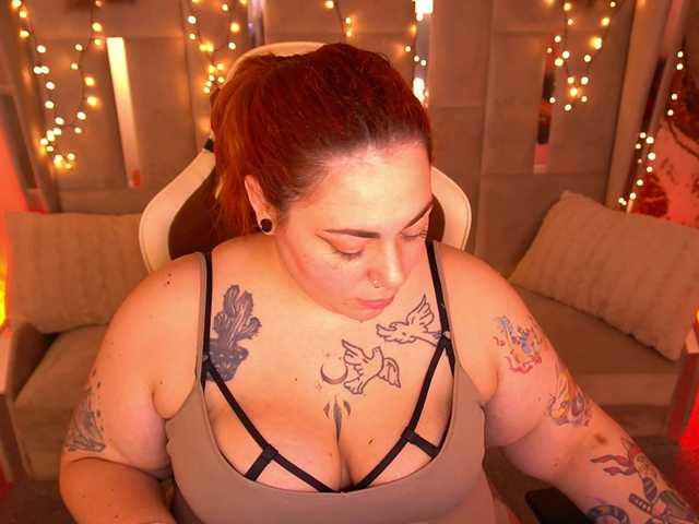 AmazonkaStarrr's BongaCams show and profile
