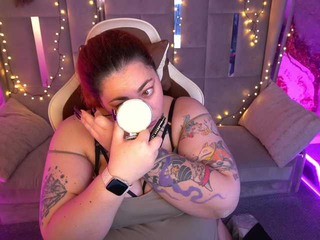 AmazonkaStarrr's BongaCams show and profile