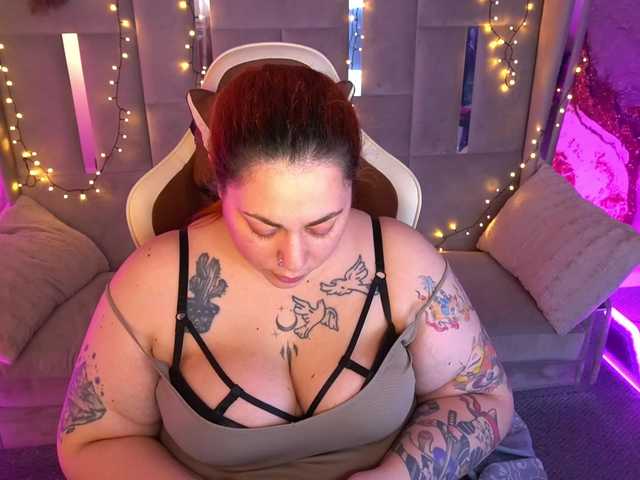 AmazonkaStarrr's BongaCams show and profile