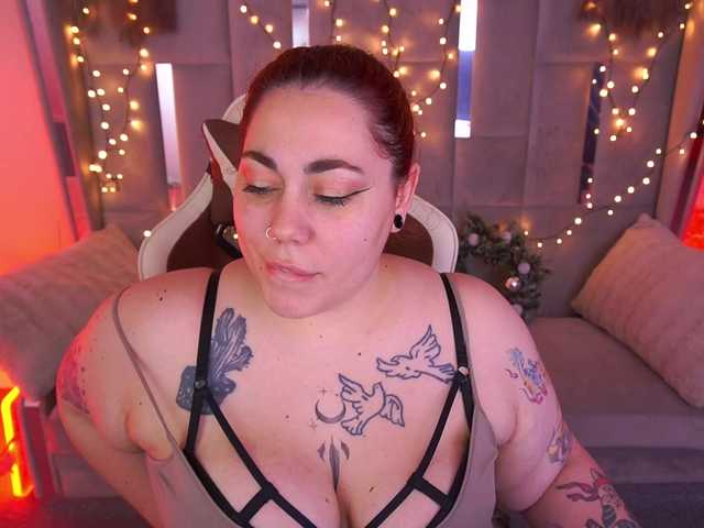 AmazonkaStarrr's BongaCams show and profile