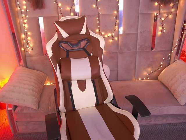 AmazonkaStarrr's BongaCams show and profile