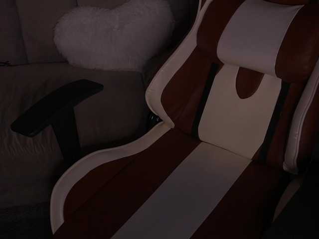 AmazonkaStarrr's BongaCams show and profile