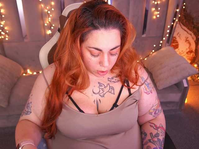 AmazonkaStarrr's BongaCams show and profile