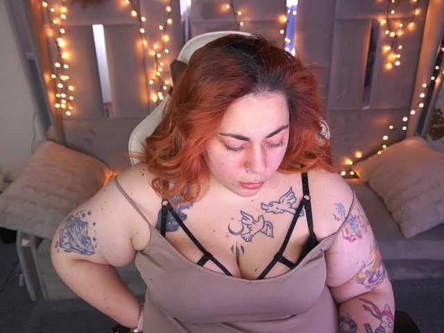 AmazonkaStarrr's BongaCams show and profile