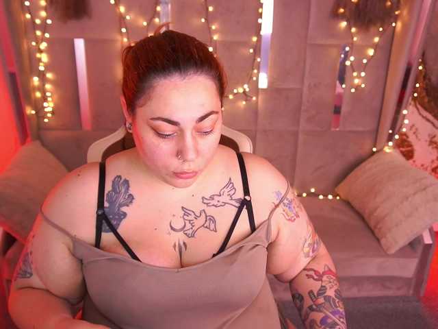 AmazonkaStarrr's BongaCams show and profile