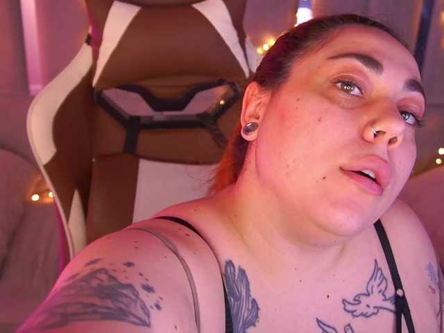 AmazonkaStarrr's BongaCams show and profile