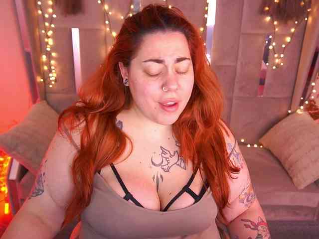 AmazonkaStarrr Live Webcam on BongaCams