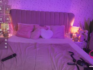 KiraRoxx Porn Show