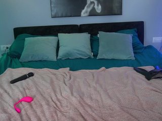 KiraRoxx Porn Show