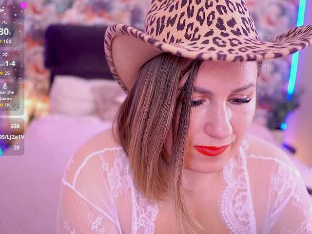 KiraRoxx's BongaCams show and profile