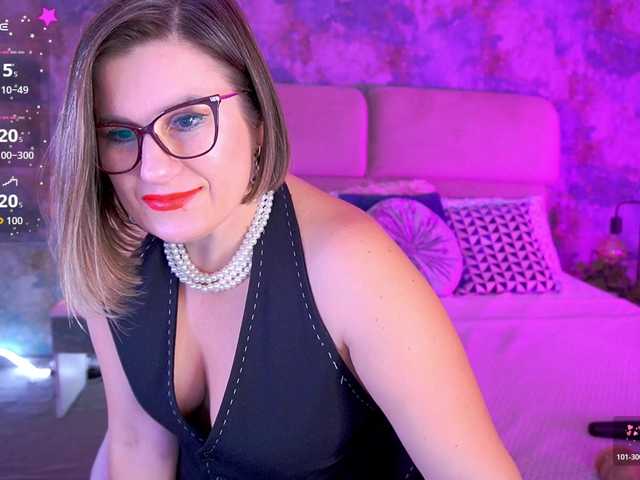 KiraRoxx's BongaCams show and profile