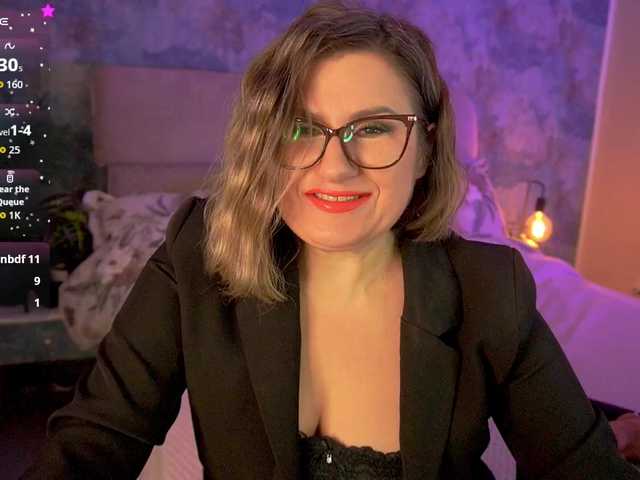 KiraRoxx's BongaCams show and profile